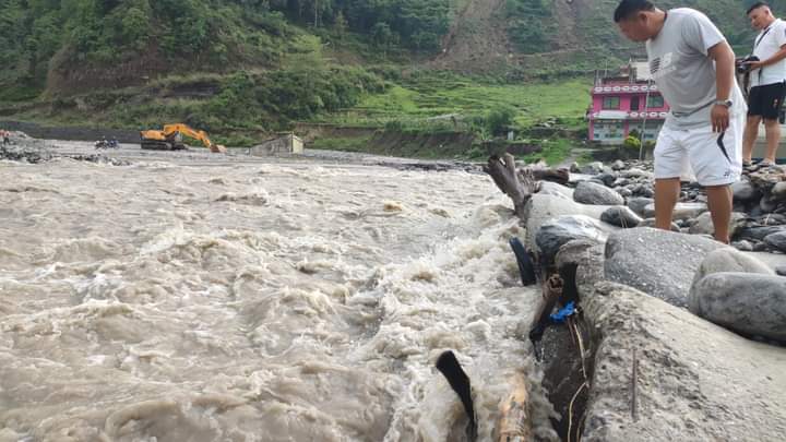 सिन्धुपाल्चोकको तार्केघ्याङ बाढीक‍ो उच्च जोखिममा, मेलम्ची नदी तटीय क्षेत्रमा खतरा !