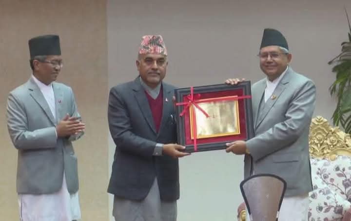 लेखक तथा राजनीतिक विष्लेषक सुदर्शन आचार्य सम्मानित