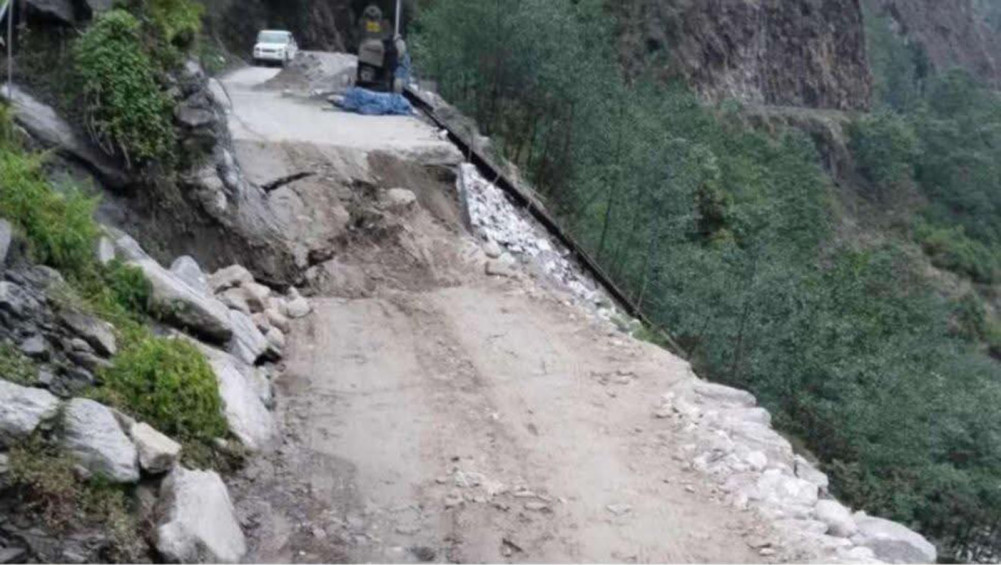 किन बन्द गरियो कोदारी राजमार्ग ?