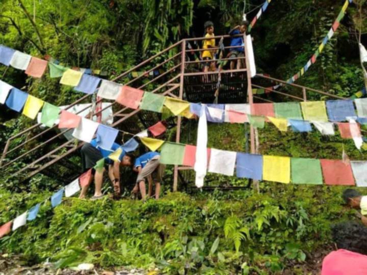 गन्तव्य जनैपूर्णिमा : यसरी देउता फेला परेपछि पुज्न थालियो बाह्रविसेको टुङटुङ महादेवस्थान