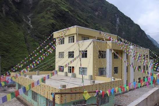 …अनि भयो भोटेकोशी गाउँपालिकामा तोडफोड