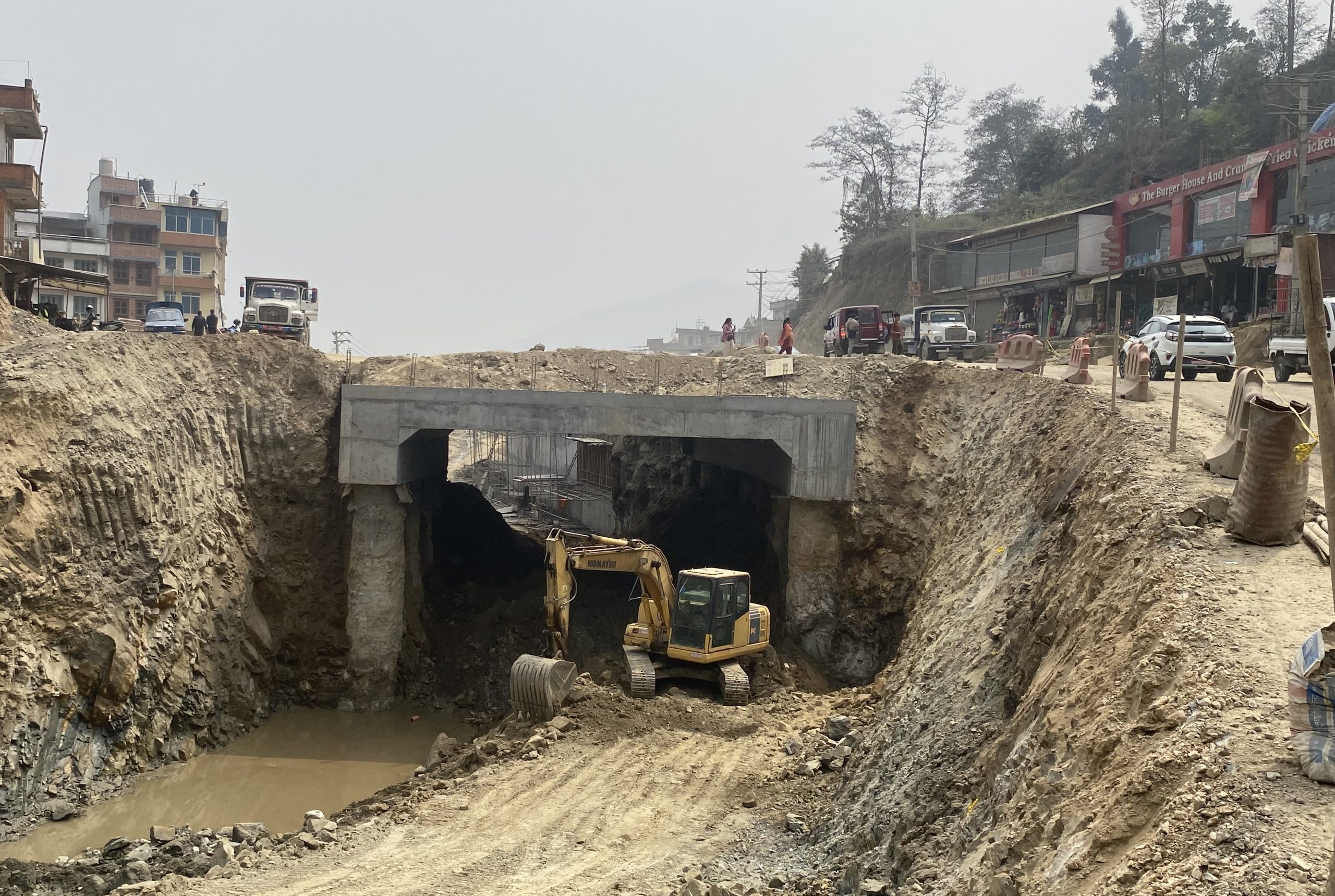 अरनिको राजमार्ग विस्तार: झन् झन् घट्दै कामको गति