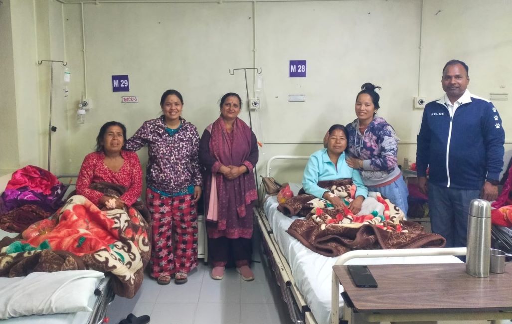 सिन्धुपाल्चोकको नमूना गाउँपालिका जसले आमाहरुको उपचार निःशुल्क गरिदिन्छ