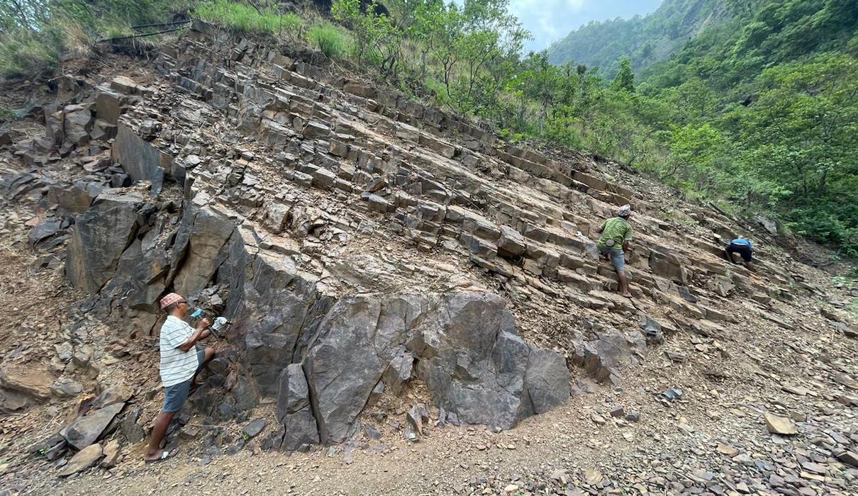 धौवादीमा नौ करोड ६० लाख धाउँ फलाम उत्खननको योजना