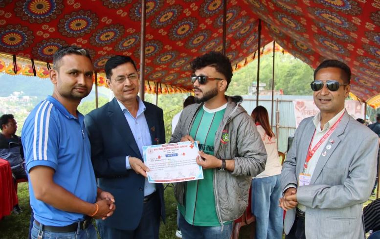 रास्वपाको अधिवेशनमा ५३ जनाले गरे रक्तदान