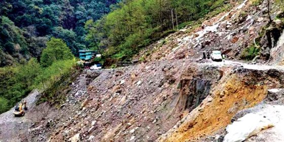 अझै बनेन कोदारी सडक-र, भएन तातोपानी नाकाबाट कारोबार