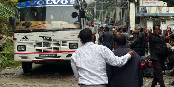 रसुवा बाढीमा चीनतर्फ फसेका ११४ जना तातोपानी आइपुगे