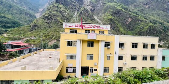 भोटेकोशी गाउँपालिकाले रसुवा बाढीपीडित ७४ परिवारलाई जनही दुई लाख दिने
