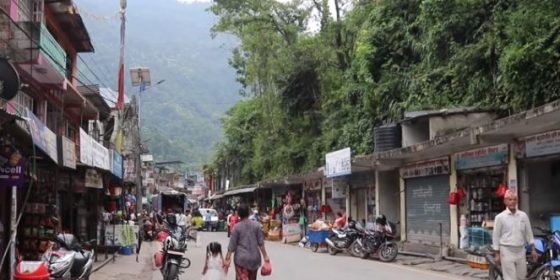 संघारमै दसैं, तर किन सुनसान छ खाडीचौर र बाह्रविसे बजार